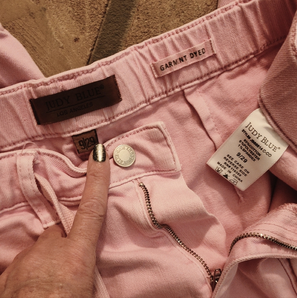 Judy Blue Jeans - Picture 2 of 3